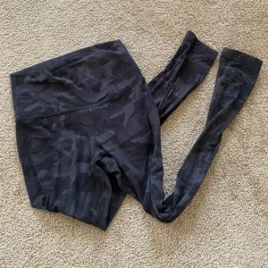 Lululemon camo leggings size 4